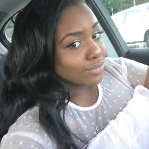 Meet your Posher, Destinee